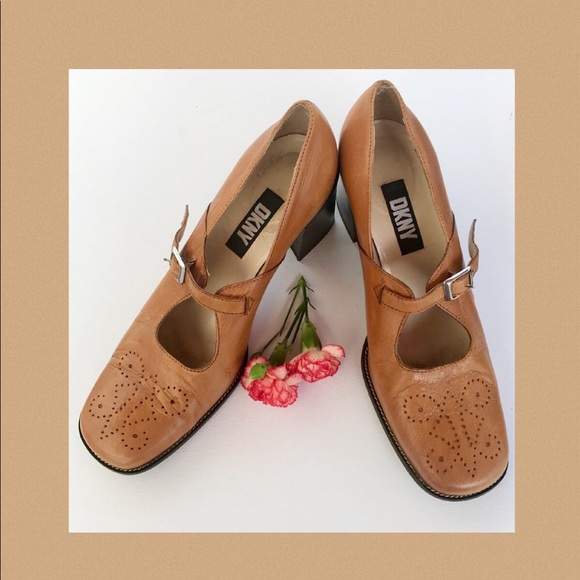 DKNY VINTAGE ITALIAN LEATHER CHUNK HEELS - Picture 2 of 5